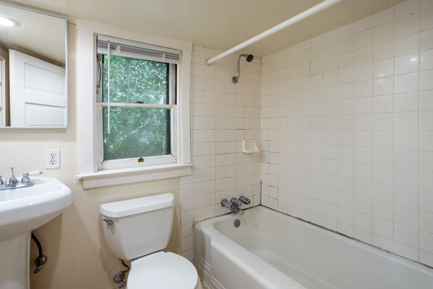 Unit 1 bathroom
