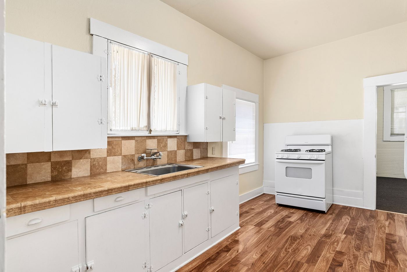 Unit 4 kitchen